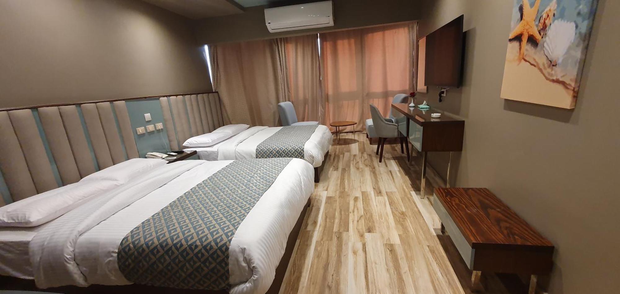 Grand Bayan & At Nile Plaza Kairo